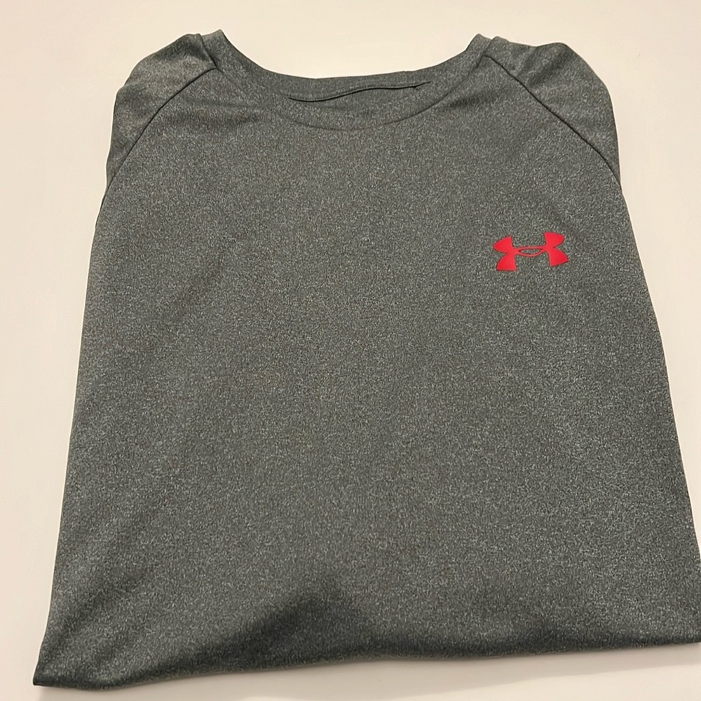 Men's Under Armour long sleeve tee, Size S, Gray